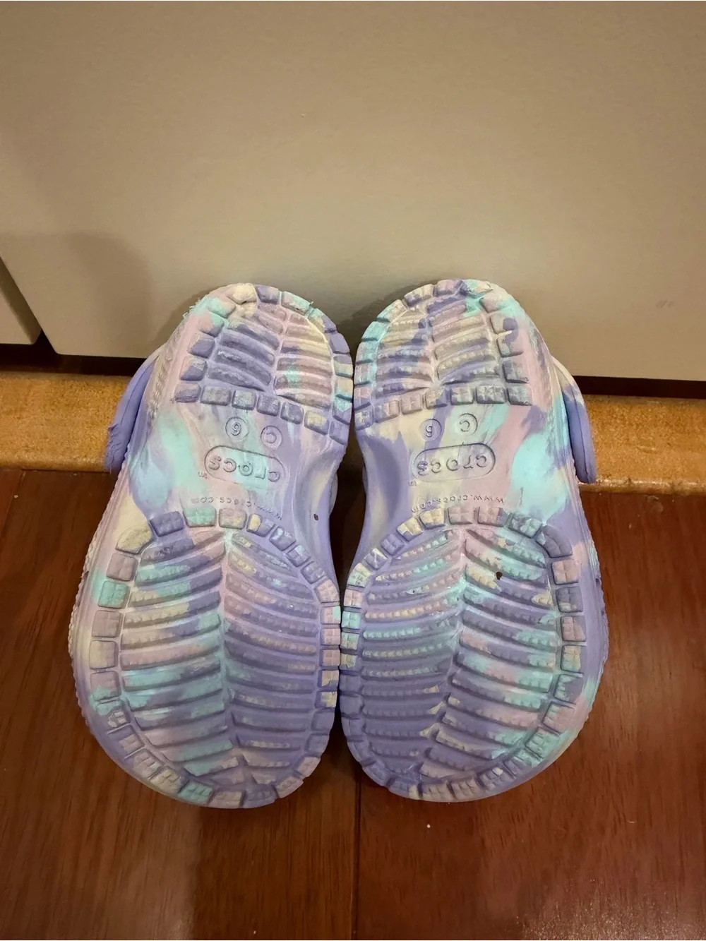 Kids Tie-Dye Crocs - Purple size 6